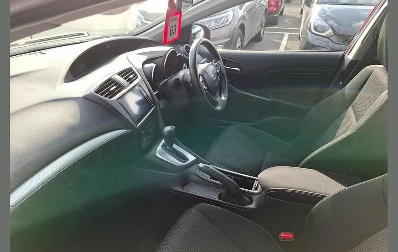 Used Honda Civic SE Plus 139 HP (102 kW) 2017 Red Estate