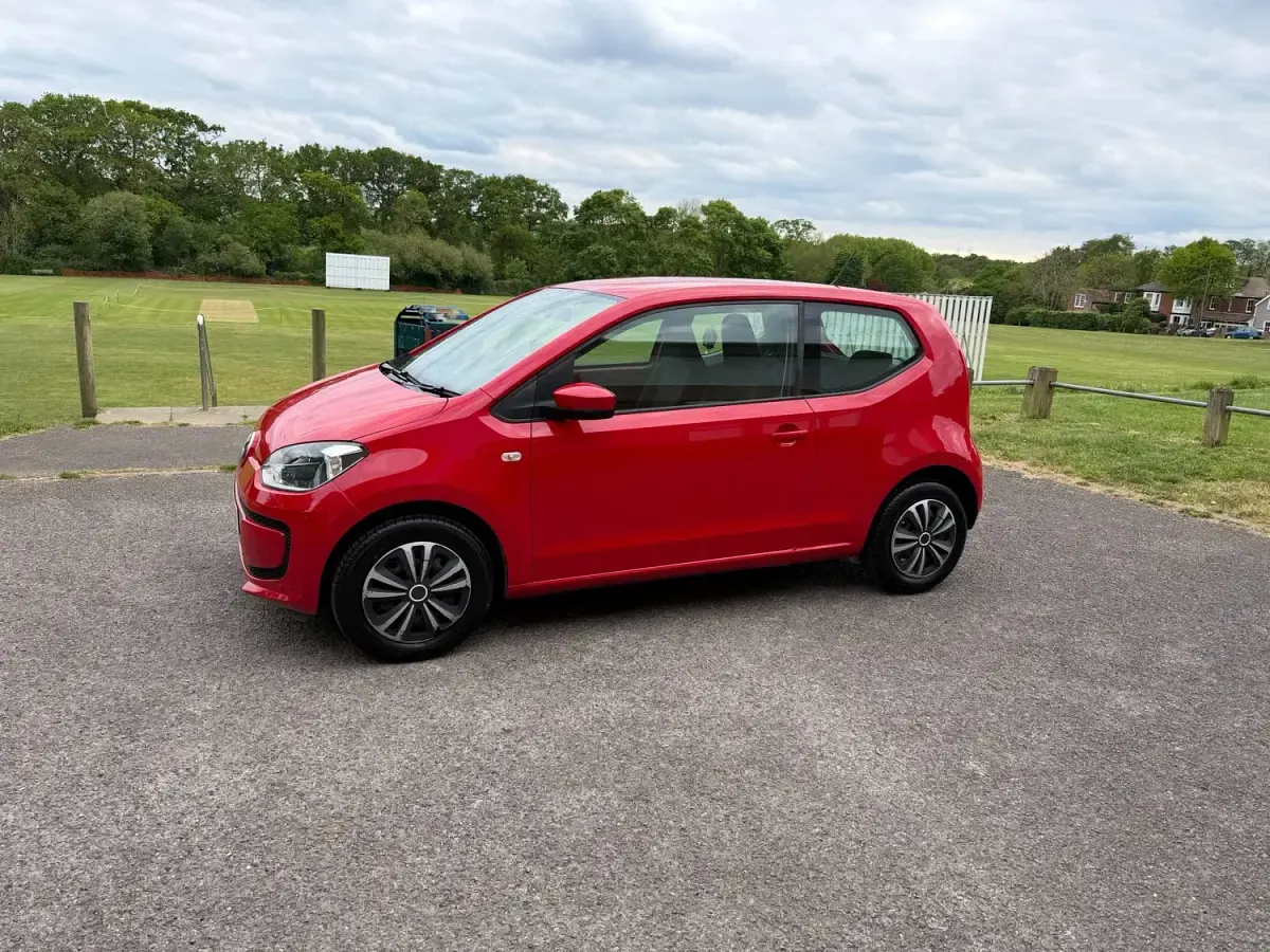 Usado VW up! move up! 60 HP (44 kW) 2016 Vermelho Citadino