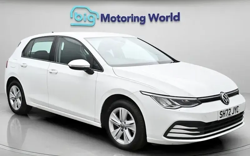 Second-hand VW Golf VIII S 131 CP (96 kW) 2023 Hatchback