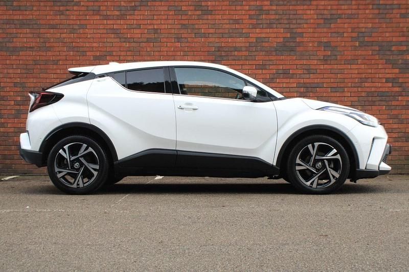 Used Toyota C-HR Design 122 HP (89 kW) 2023 White SUV