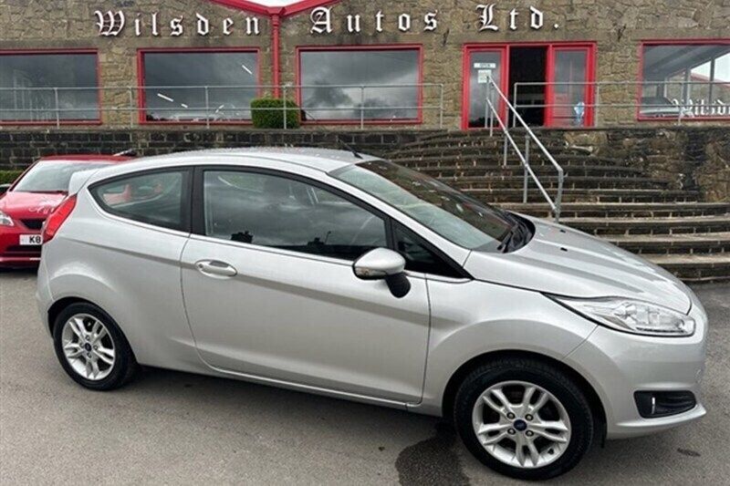 Silver Used 2015 Ford Fiesta Zetec Hatchback | £5,999 (Fair price) - Image 1/1