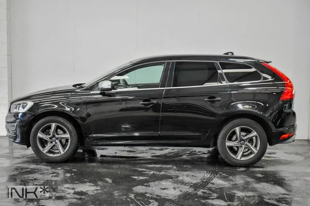 Używany Volvo XC60 R-Design 190 KM (139 kW) 2015 Czarny SUV