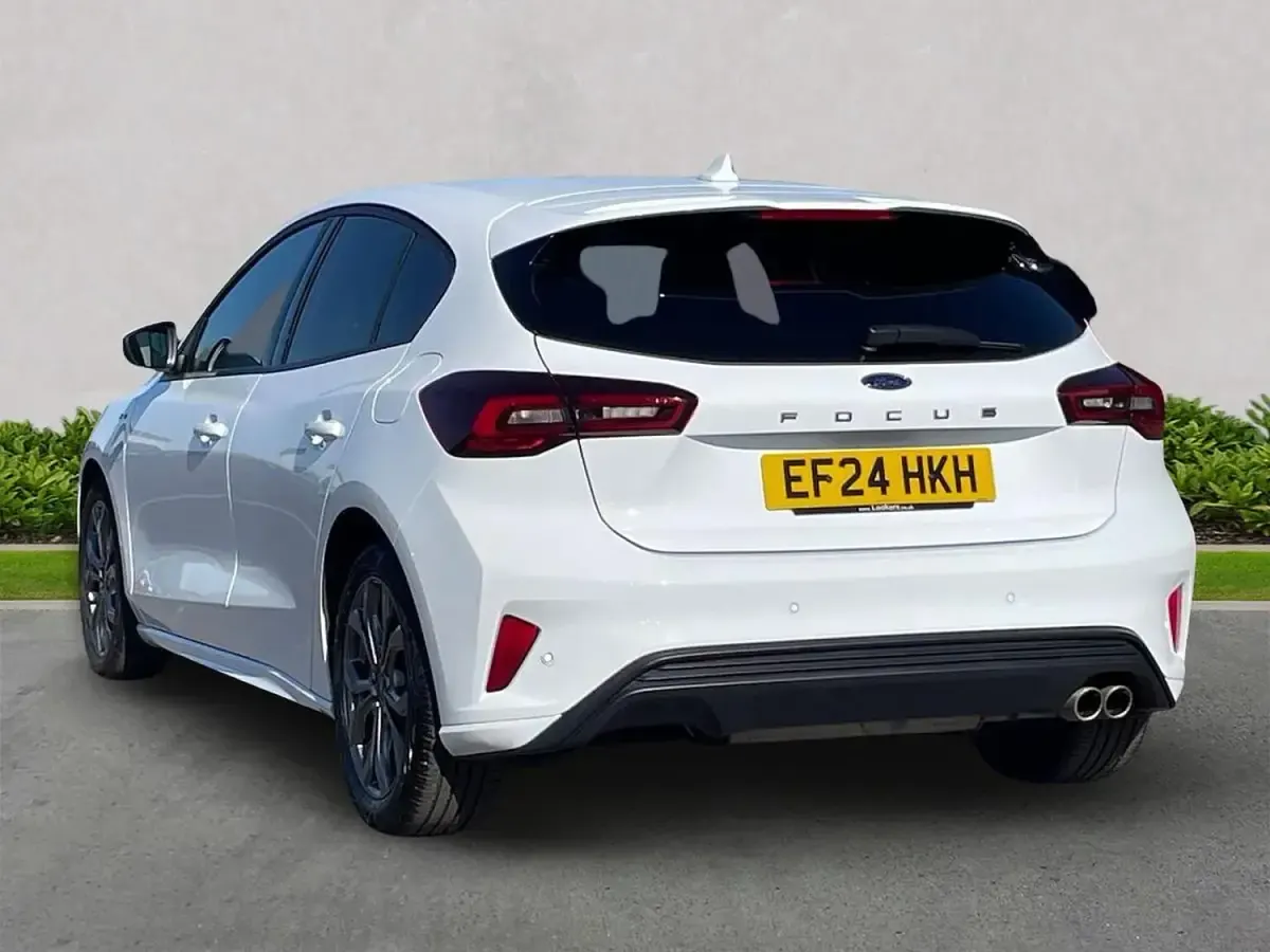 Używany Ford Focus ST-Line 2024 Biały Hatchback