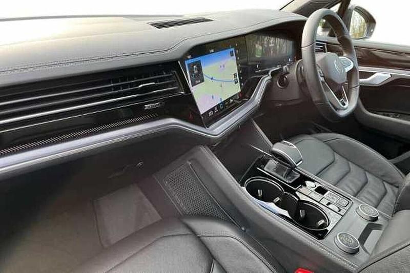 Used VW Touareg Black Edition 286 HP (210 kW) 2025 Black SUV