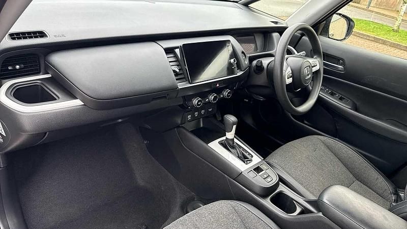 Used Honda Jazz Hybrid 109 HP (80 kW) 2019 White Hatchback