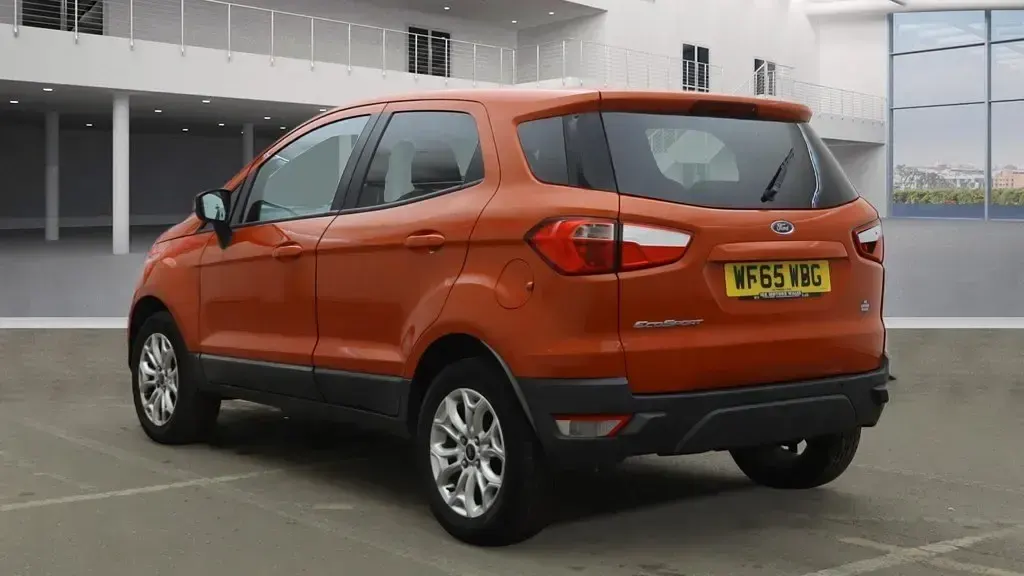 Usado Ford Ecosport Zetec 112 HP (82 kW) 2015 Vermelho SUV