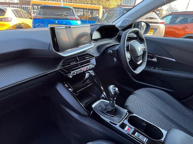 Second-hand Peugeot 208 Allure 99 CP (72 kW) 2025 Albastru Hatchback