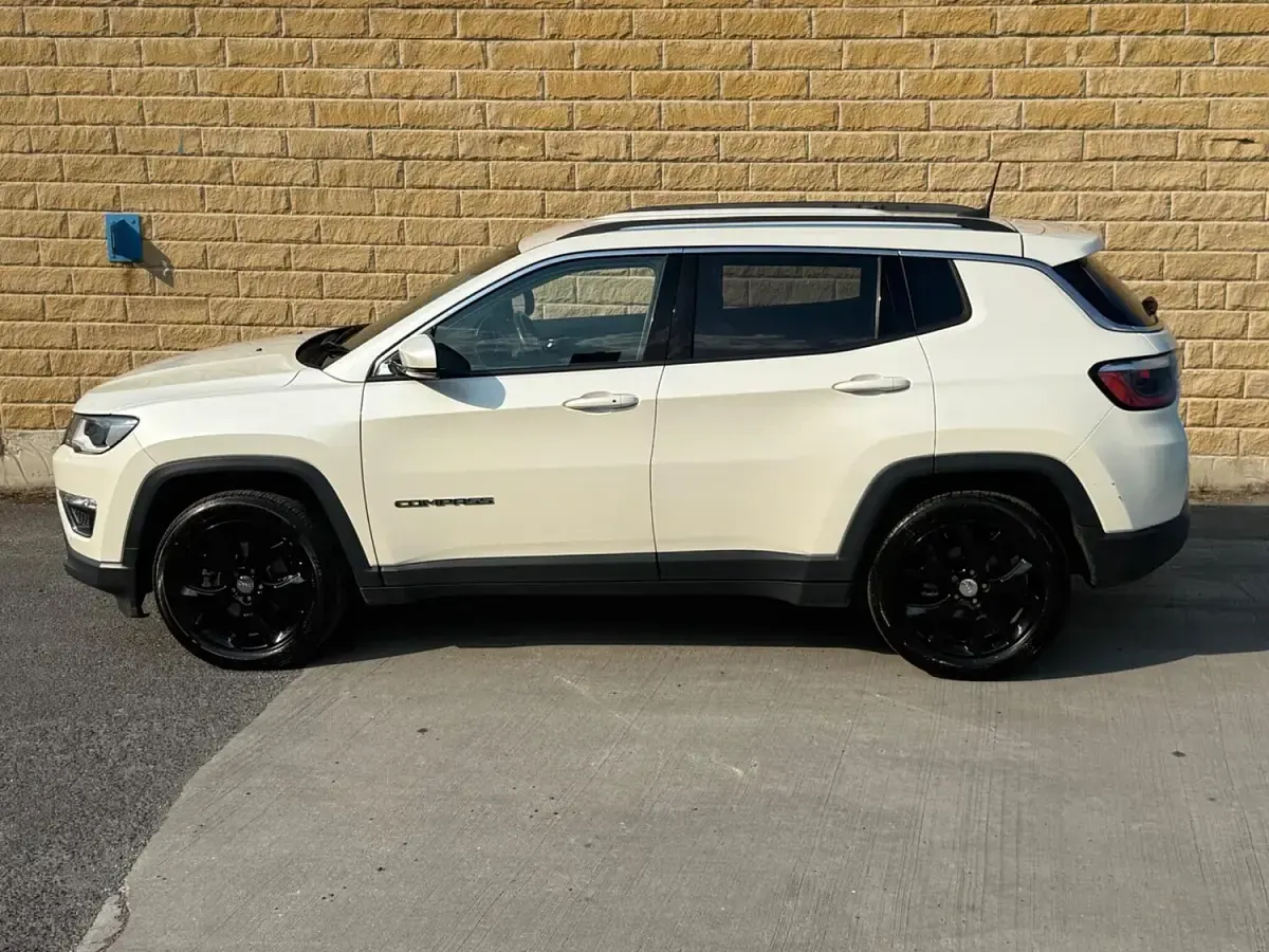 Used Jeep Compass Limited 120 HP (88 kW) 2018 White SUV