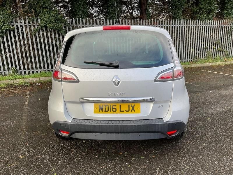Used Renault Scénic III Dynamique 2016 Silver MPV