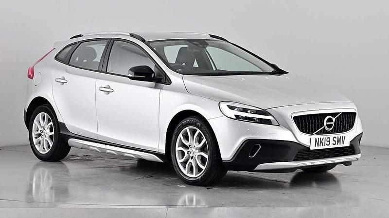 Silver Used 2019 Volvo V40 CC Estate | £12,450 (Fair price) - Image 1/4