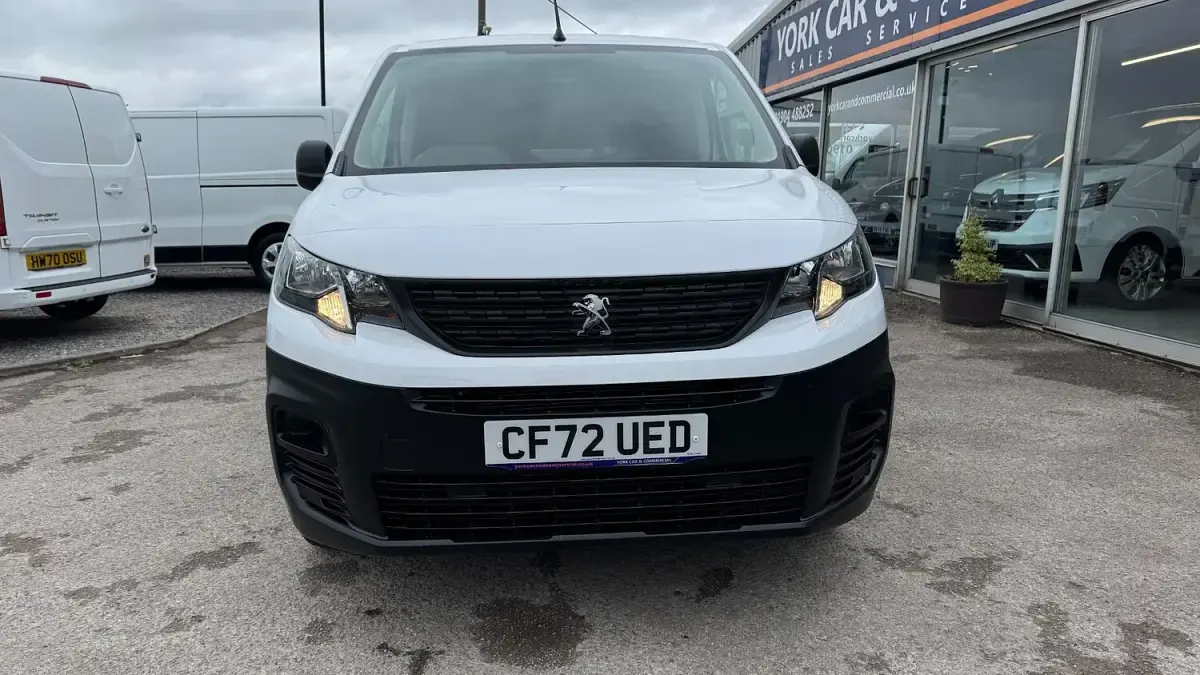 Used Peugeot E-Partner Premium 100 kW (136 HP) 2023 White MPV