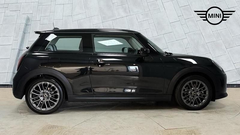 Used Mini Cooper S Hatch 201 HP (147 kW) 2024 Black Hatchback