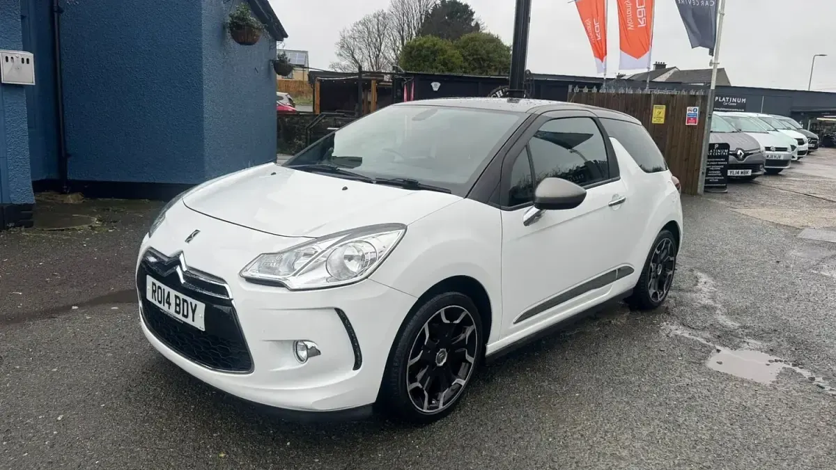 Used Citroën DS3 110 HP (80 kW) 2014 White Hatchback