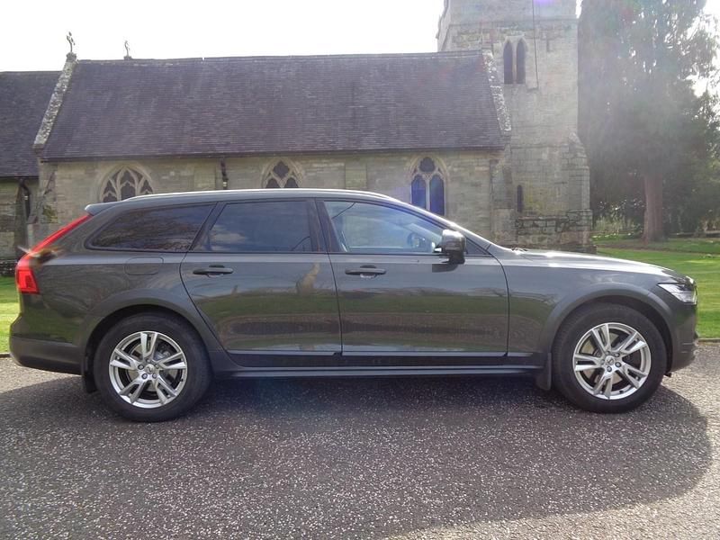 Used Volvo V90 CC Pro 2017 Grey Estate