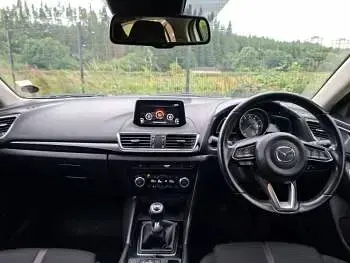 Used Mazda 3 Inclusive 120 HP (88 kW) 2018 White Hatchback