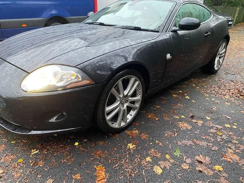 Begagnad Jaguar XK 300 HK (220 kW) 2006 Svart Sportkupé