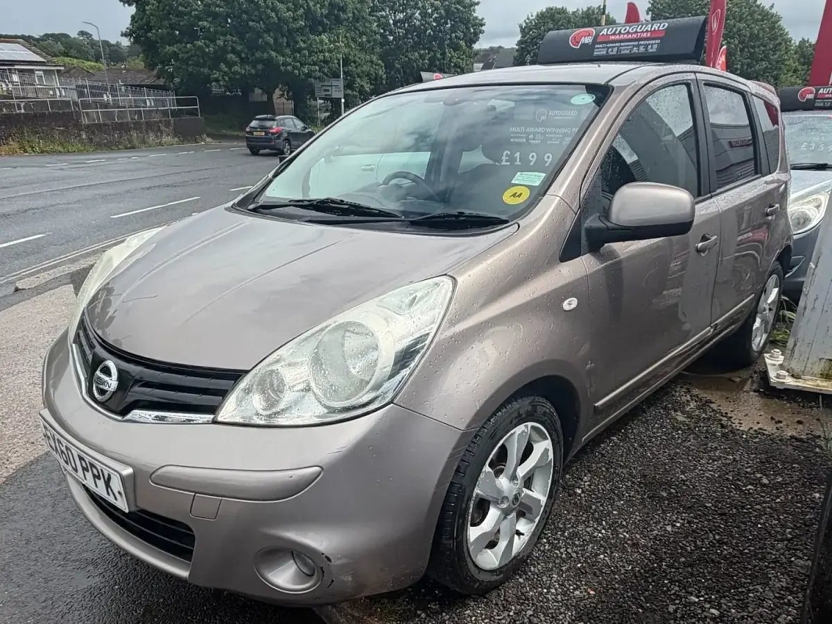 Used Nissan Note Tekna 90 HP (66 kW) 2010 Beige Hatchback