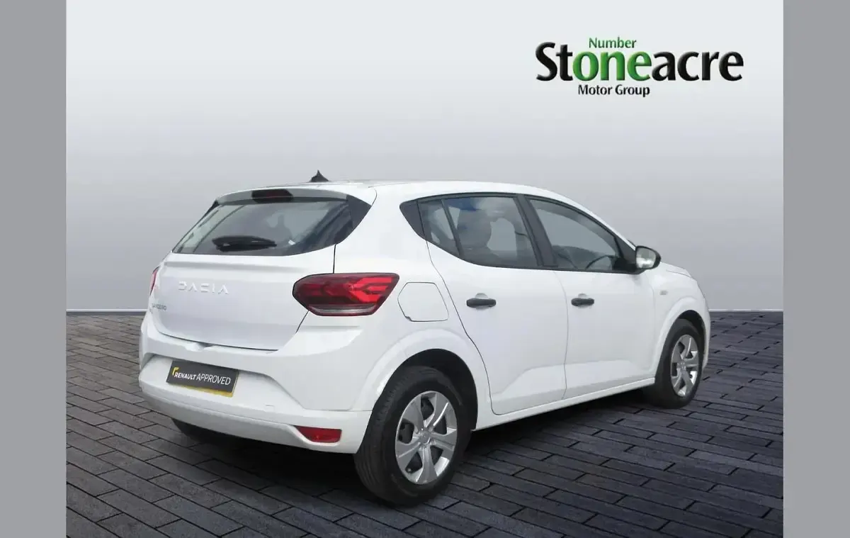 Used Dacia Sandero Essentiel 91 HP (66 kW) 2023 White Hatchback