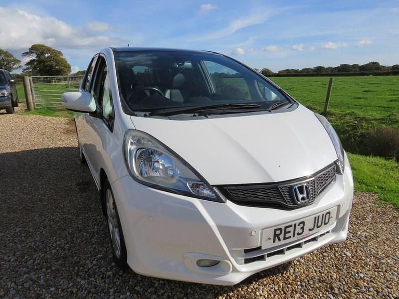 Used Honda Jazz EX-L 99 HP (72 kW) 2013 White Hatchback