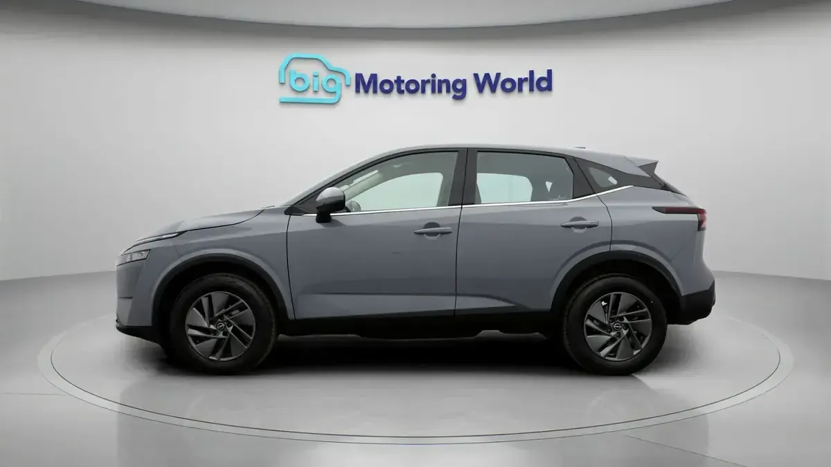 Used Nissan Qashqai Acenta Premium 140 HP (102 kW) 2023 Grey SUV