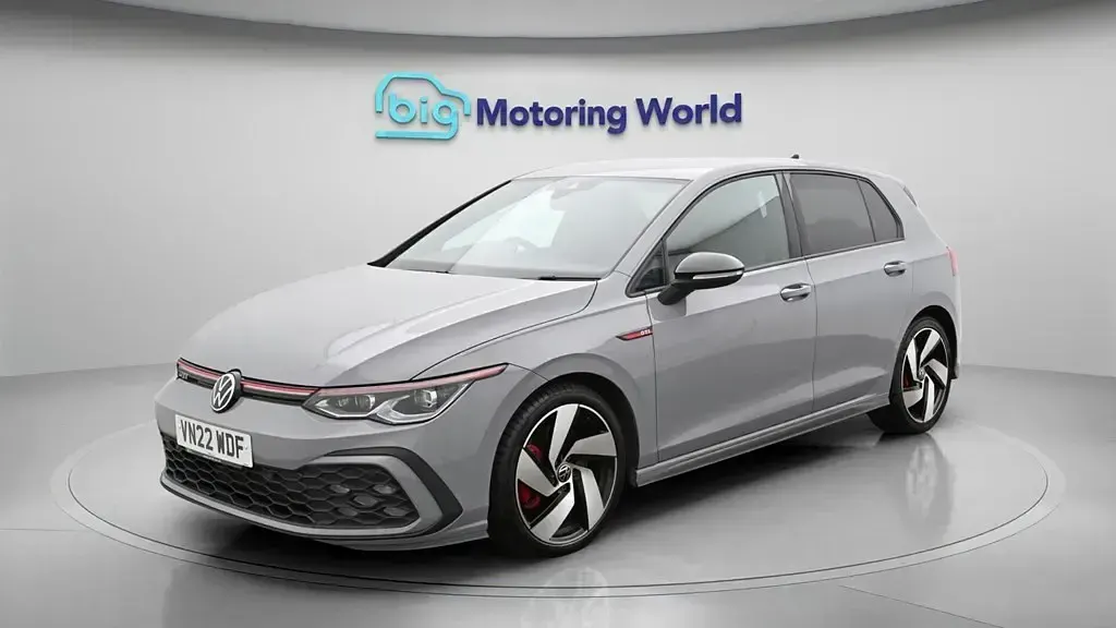 Używany VW Golf VIII GTI 245 KM (180 kW) 2022 Szary Hatchback