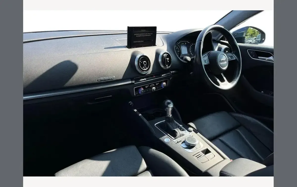 Used Audi A3 e-tron Advanced 147 HP (108 kW) 2017 Blue Hatchback