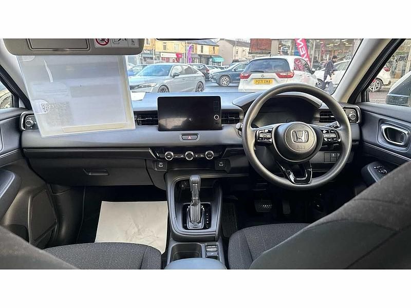 Used Honda HR-V Elegance 131 HP (96 kW) 2023 White SUV