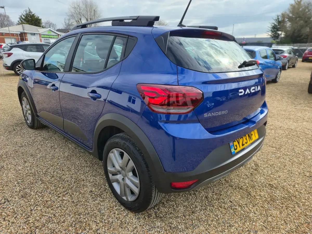 Used Dacia Sandero Expression 90 HP (66 kW) 2023 Blue Hatchback