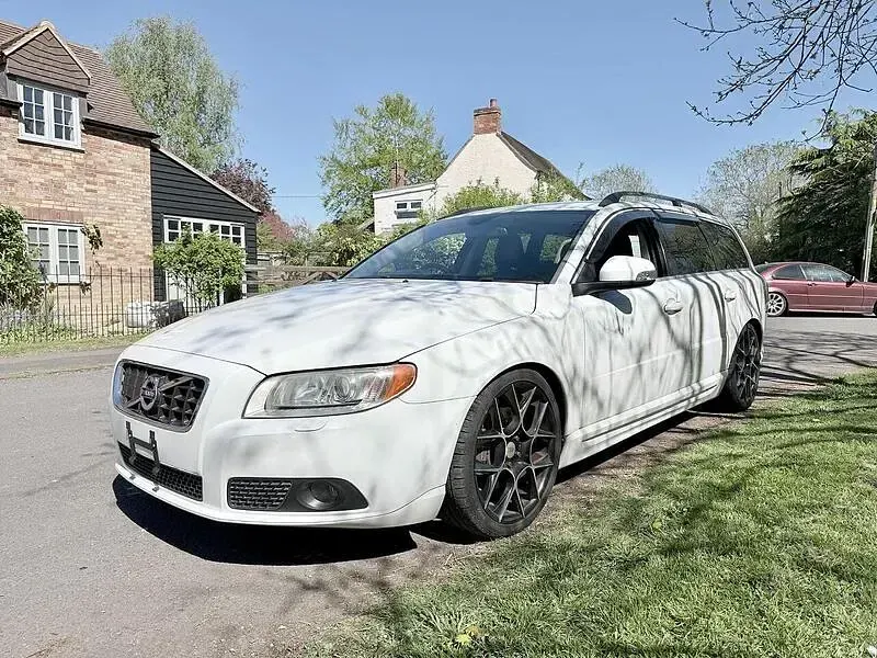 Used Volvo V70 SE 231 HP (169 kW) 2026 White Estate