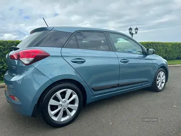 Used Hyundai i20 Premium SE 100 HP (73 kW) 2017 Blue Hatchback