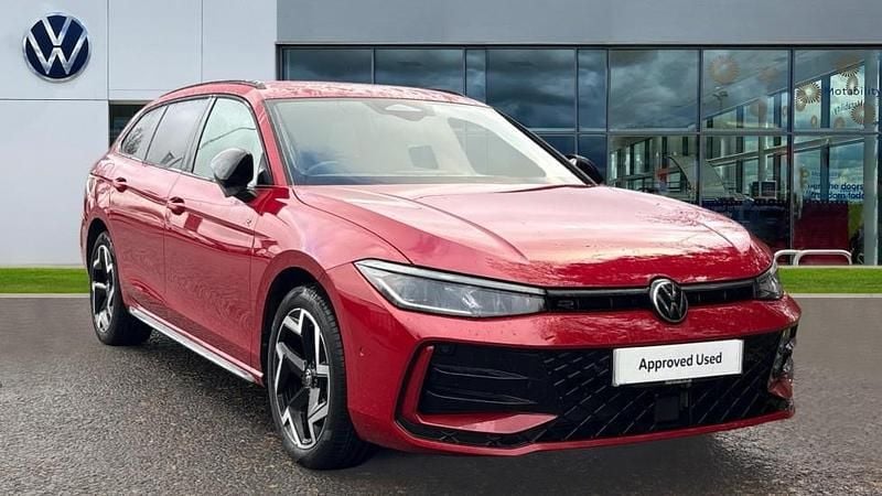 Used VW Passat R-line 272 HP (200 kW) 2025 Chilli red metallic  Estate