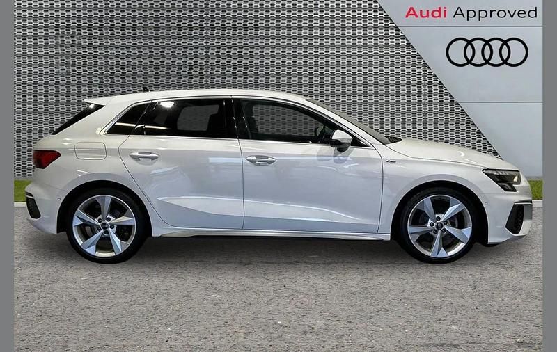 Used Audi A3 S-Line 147 HP (108 kW) 2023 White Hatchback