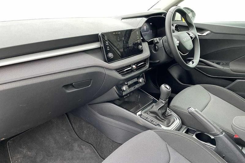 Used Skoda Fabia SE 70 HP (51 kW) 2025 White Hatchback