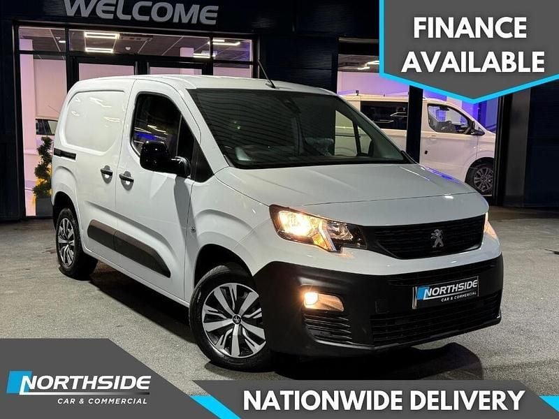 White Used 2022 Peugeot Partner Premium Van | £7,495 (Fair price) - Image 1/3