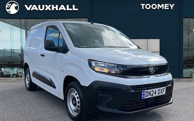 Second-hand Vauxhall Combo S 102 CP (75 kW) 2024 Monovolum