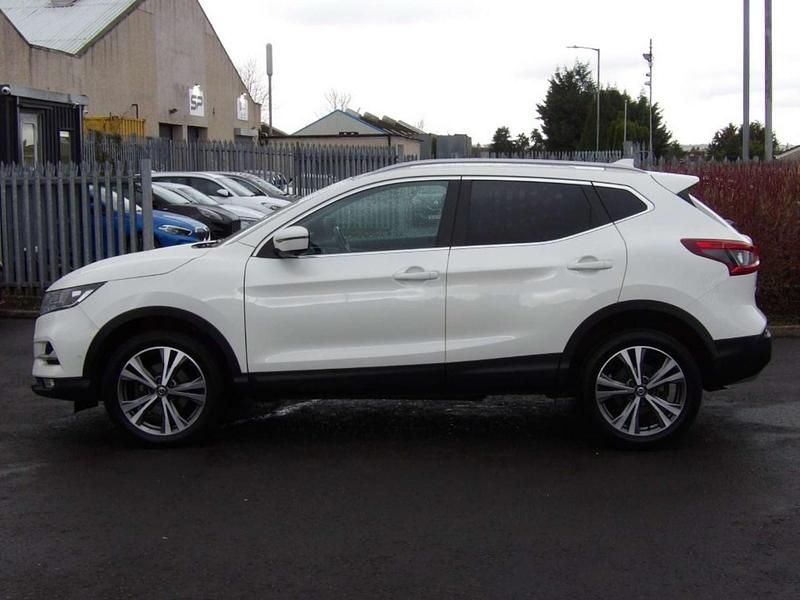 Used Nissan Qashqai N-Connecta 2018 White SUV