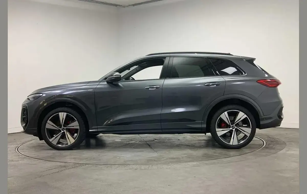 Used Audi Q5 Advanced 204 HP (150 kW) 2025 Grey SUV