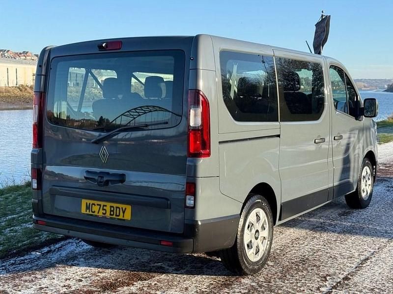 New Renault Trafic 168 HP (123 kW) 2025 Grey MPV