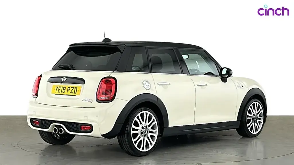Used Mini Cooper S Exclusive 2019 White Hatchback