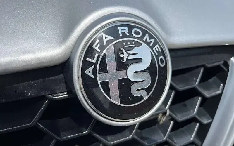 Used Alfa Romeo Giulietta Lusso 140 HP (102 kW) 2012 Silver Hatchback
