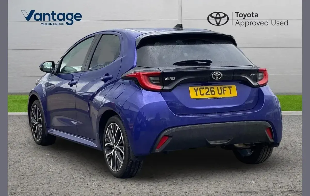 Used Toyota Yaris Design 113 HP (83 kW) 2026 Blue Hatchback