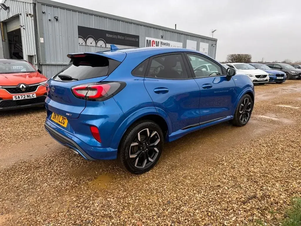 Używany Ford Puma ST-Line X 125 KM (91 kW) 2021 Niebieski Hatchback