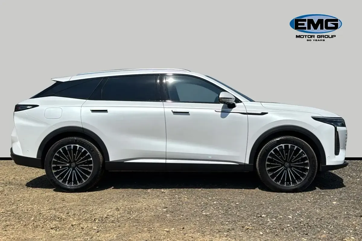Used Omoda 9 63 HP (46 kW) 2025 White SUV