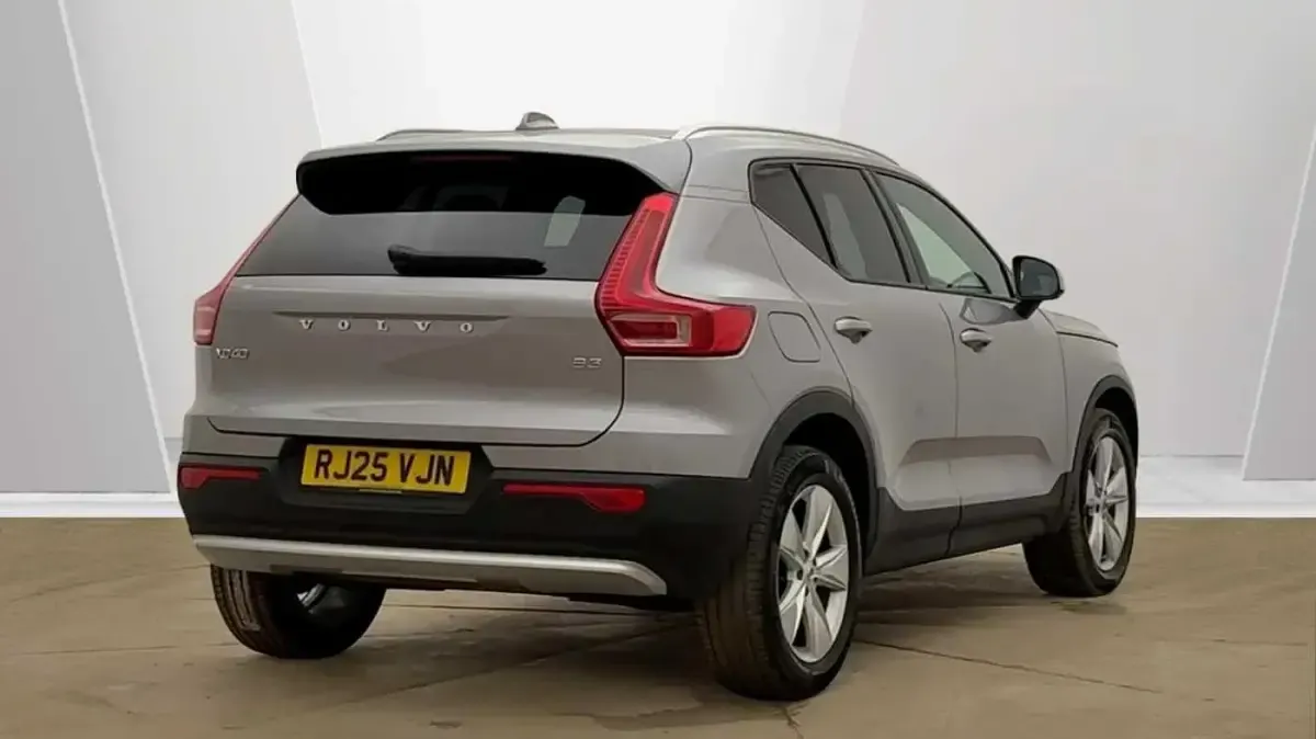 Used Volvo XC40 Core 161 HP (118 kW) 2026 SUV