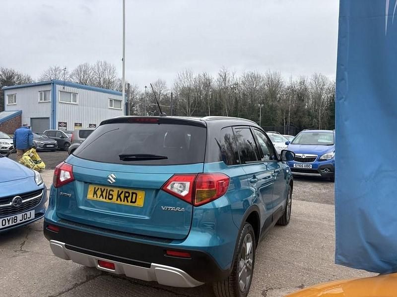 Used Suzuki Vitara SZ-T 120 HP (88 kW) 2016 Turquoise/black SUV