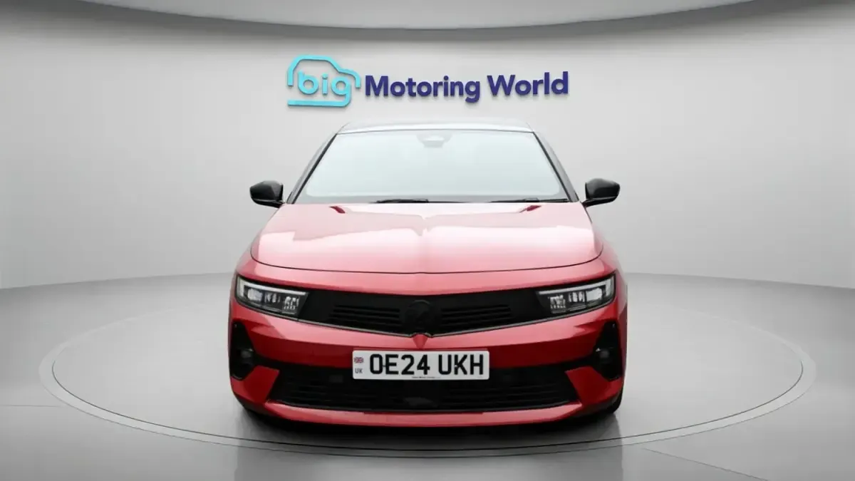 Usado Vauxhall Astra S 129 CV (94 kW) 2024 Rojo Utilitario