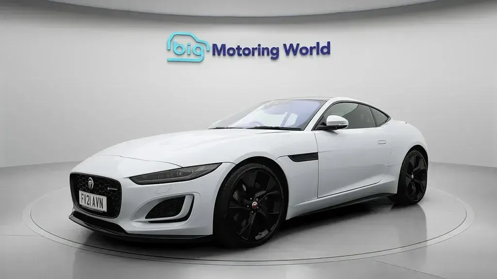 Używany Jaguar F-Type R-Dynamic 300 KM (220 kW) 2021 Biały Coupe