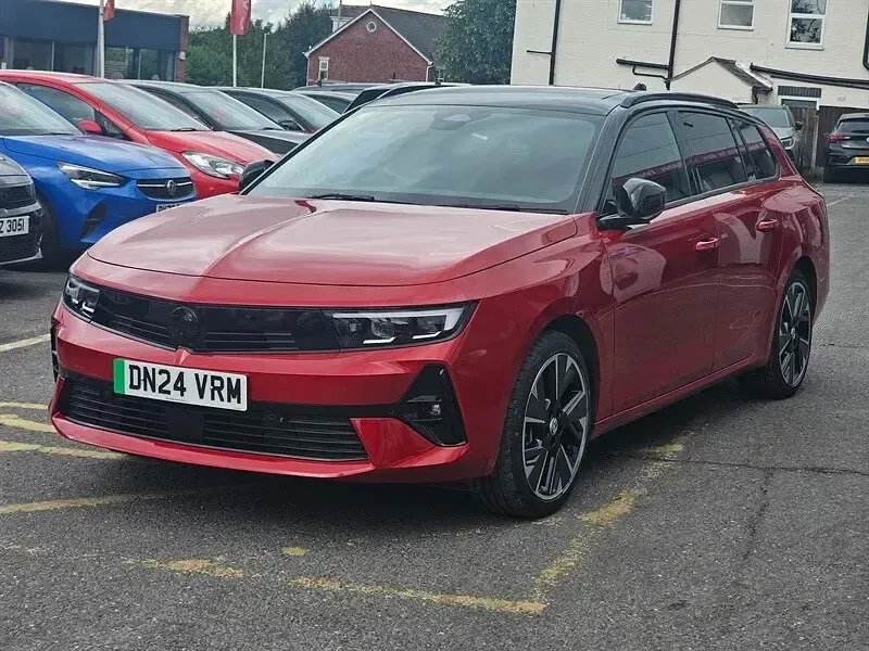 Used Vauxhall Astra Ultimate 114 kW (156 HP) 2024 Red Estate