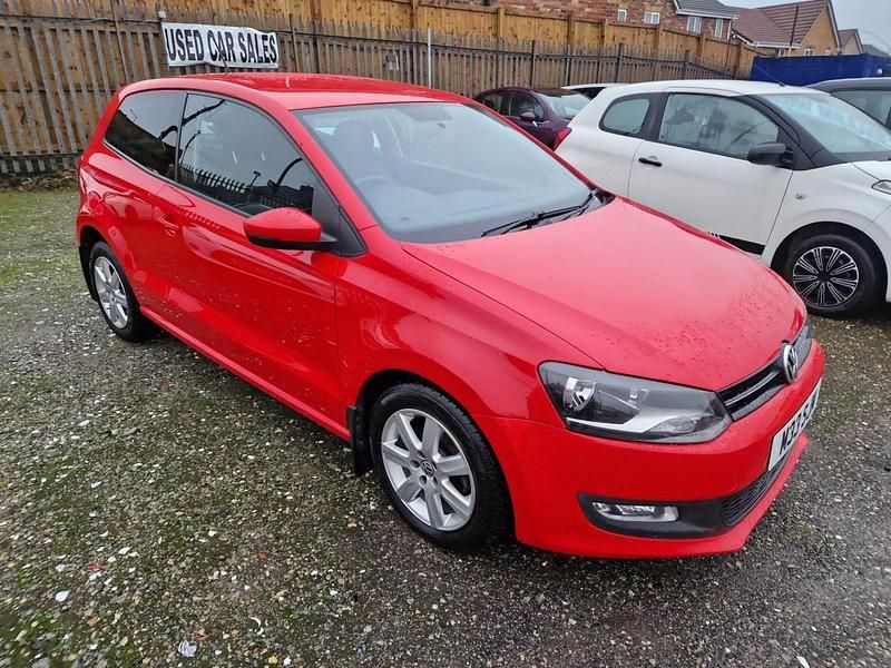 Used VW Polo Edition 60 HP (44 kW) 2014 Red Hatchback