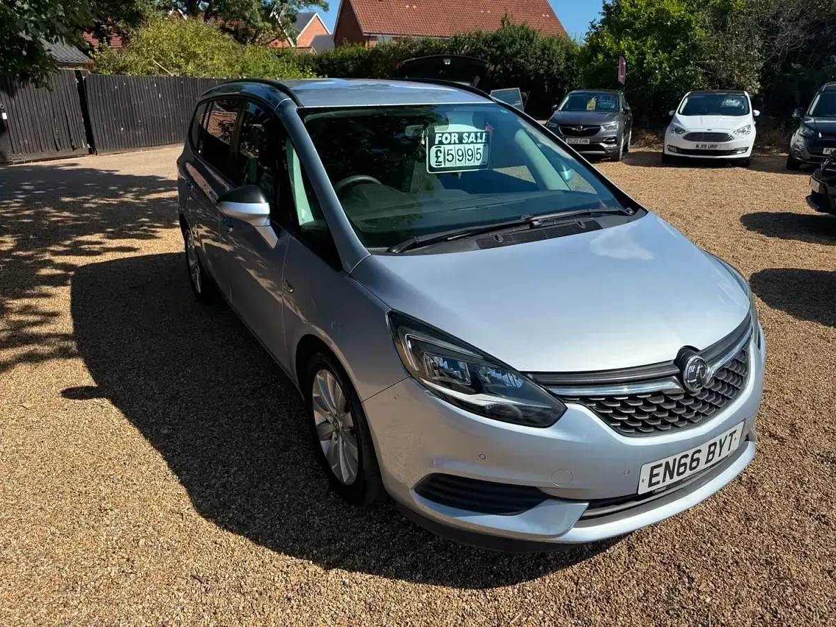 Used Vauxhall Zafira Design Edition 2017 Silver MPV